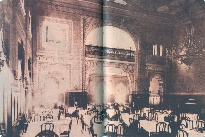 Kavana na zagrebačkom glavnom kolodvoru. Interijer u neorenesansnim stilom iz 1892. godine prema nacrtima arhitekta Ferenca Pfaffa